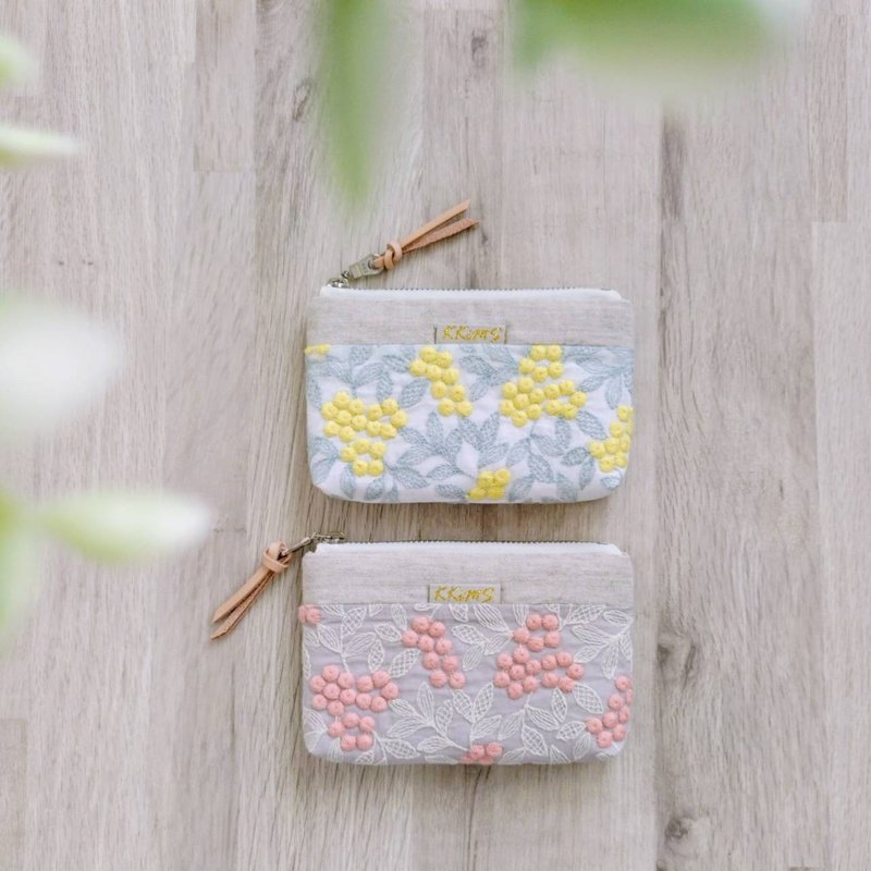 【FWL/四層小錢包】日本刺繡 金合歡 黃 粉 日本刺子布 法國銀蔥 - 零錢包/小錢包 - 棉．麻 多色