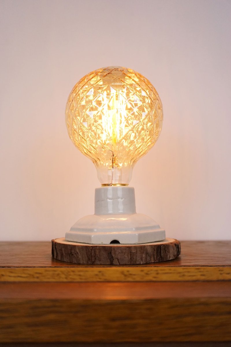 菠蘿愛迪生燈泡松木枱燈 - 燈具/燈飾 - 木頭 咖啡色