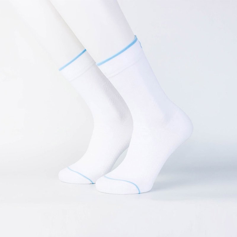 SOFT soft, comfortable, light-pressure functional socks, sports socks, mid-calf socks, snow frost ice crystal blue 1 pair - ถุงเท้า - ไนลอน ขาว