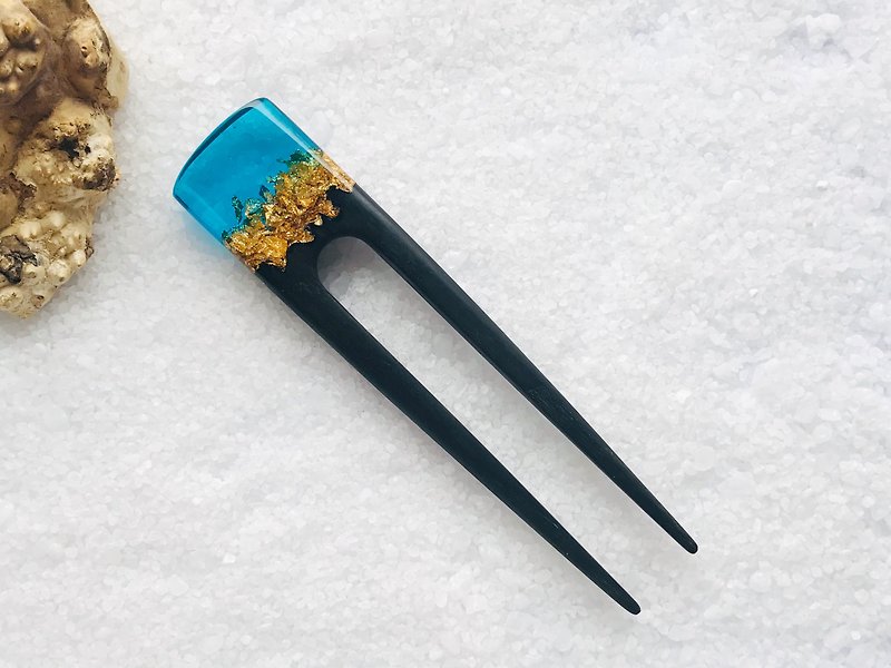 Minimalist hair clip, Wooden hair pin with resin and gold leaf, Hair Accessorie - 髮飾 - 木頭 黑色