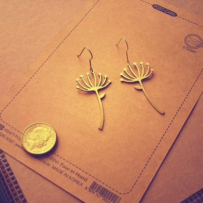 Dandelion brass earrings (Handmade) - 耳環/耳夾 - 銅/黃銅 金色