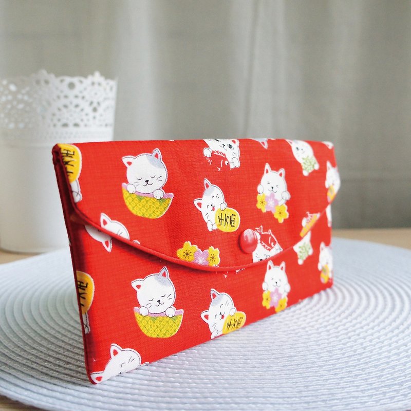 Lovely Japanese cloth [Q version of ingot with more than cat red envelope bag, red] passbook cover, cash storage bag E - Chinese New Year - Cotton & Hemp Red