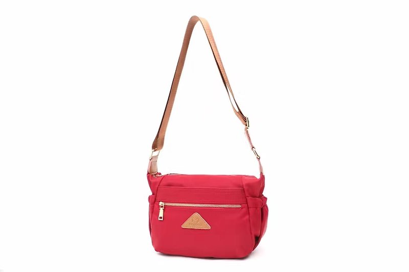 Simple oblique backpack / shoulder bag / cell phone bag / shoulder bag / black / red / pink / apricot - กระเป๋าแมสเซนเจอร์ - วัสดุกันนำ้ สีแดง