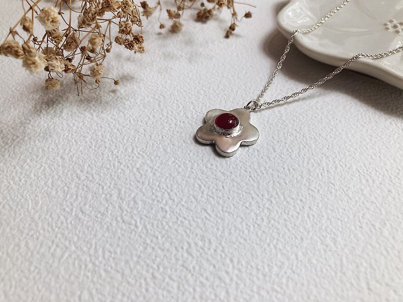 || Red Agate Natural Stone|| Flower Sterling Silver Necklace - สร้อยคอ - เงินแท้ สีเงิน