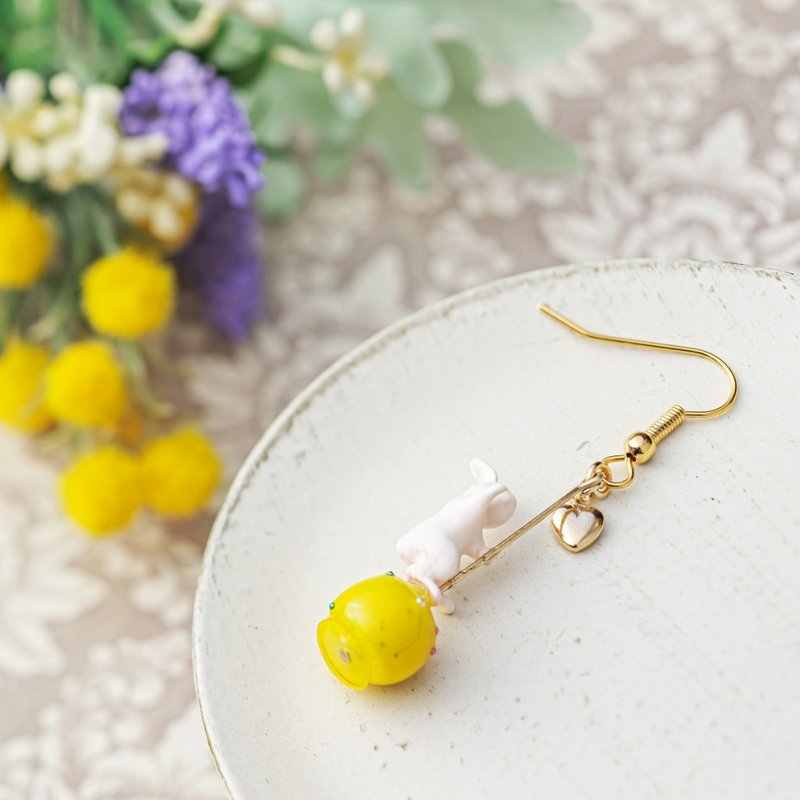 Happy Easter Candy Apple White Chocolate Rabbit single earring - Earrings & Clip-ons - Plastic Yellow