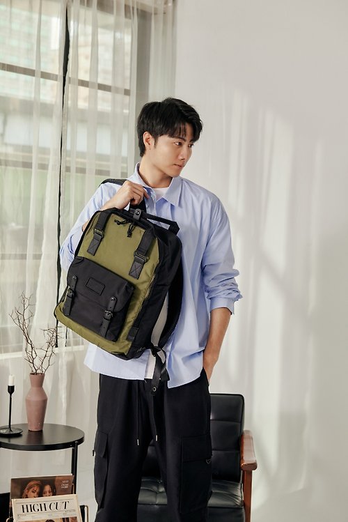 DOUGHNUT - 來自香港的包包設計品牌 【 DOUGHNUT 】馬卡龍 GW 大容量14吋後背包 減壓防潑水 / 黑X綠