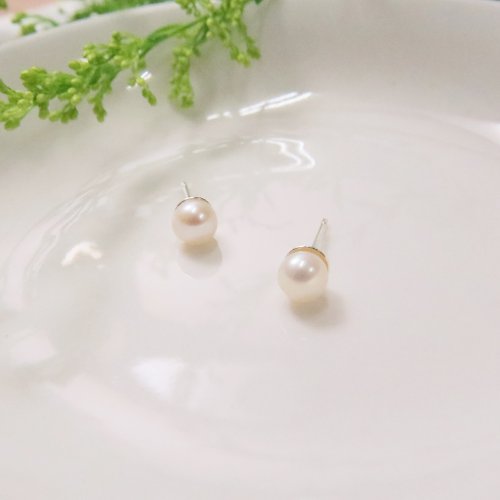 惹飾 ReShi 小清新系列 / 天然淡水圓形珍珠5mm耳環一對 / 925銀