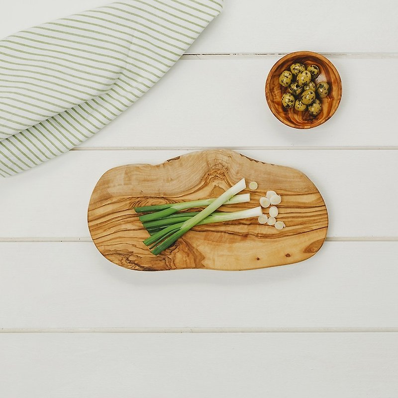 Naturally Med olive wood irregular 30 cm solid wood cutting board/dining board/display board