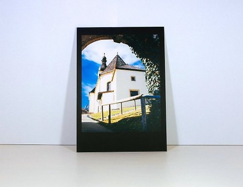 Hare's tail Lab 攝影明信片 | 藤蔓拱門和聖塞巴斯蒂安教堂-貝希特斯加登的拉姆紹-貝希特斯加登郡的秋天-巴伐利亞-德國