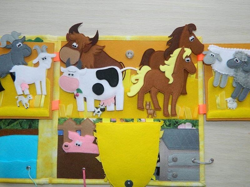 FARM Educational Tablet, Farm Felt Book Activity, Montessori Book for Kids - Kids' Toys - Other Materials Multicolor