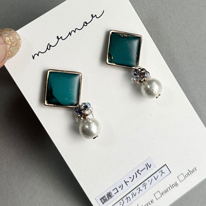 【1点のみ】ブルーグリーン　アルコールインクアート　スクエア　ピアス　サージカルステンレス　国産コットンパール　上品　カジュアル　デート　おでかけ　ゴールド - 耳環/耳夾/耳骨夾 - 樹脂 藍色