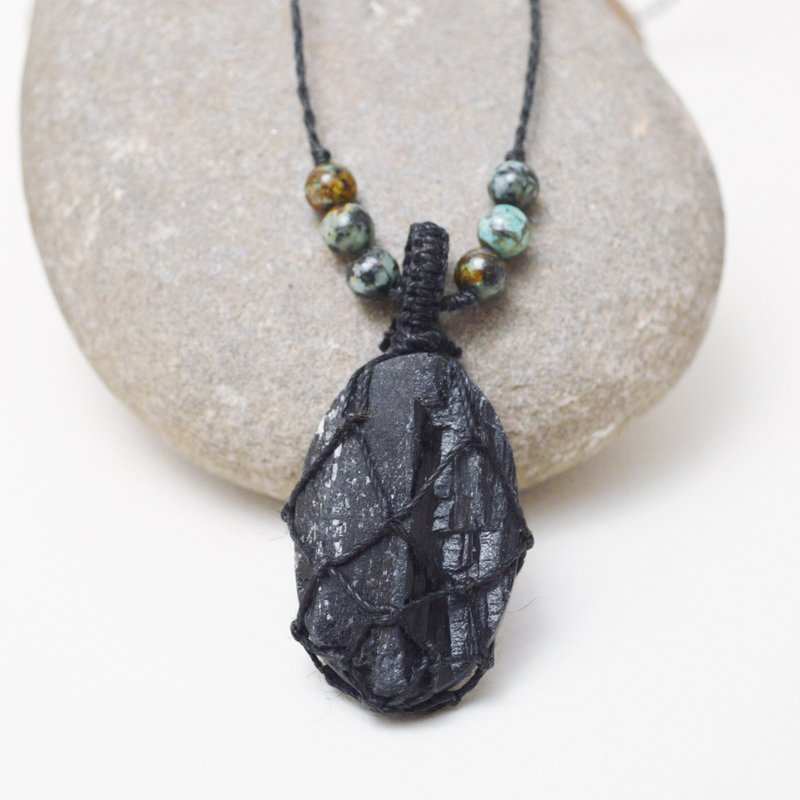 編繩系列- 黑色麻線‧黑碧璽‧非洲綠松石珠‧麻繩編織項鍊 - 項鍊 - 亞麻 多色