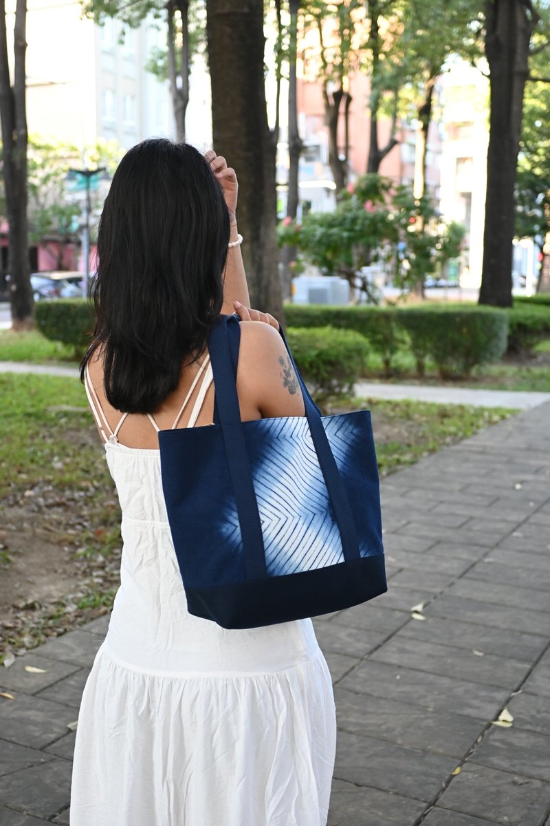 藍染托特包-流光 - 手提包/手提袋 - 棉．麻 多色
