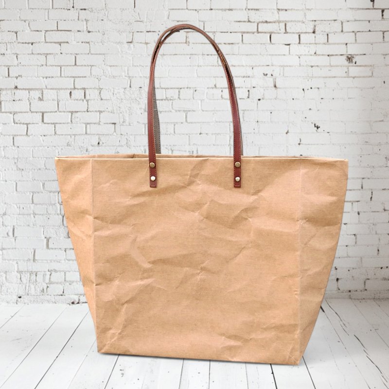 托特包 LARGE Washable Kraft Paper Shoulder Bag /防水 /抗撕破 /牛皮紙 /日常包款 /環保袋 - อื่นๆ - กระดาษ สีนำ้ตาล