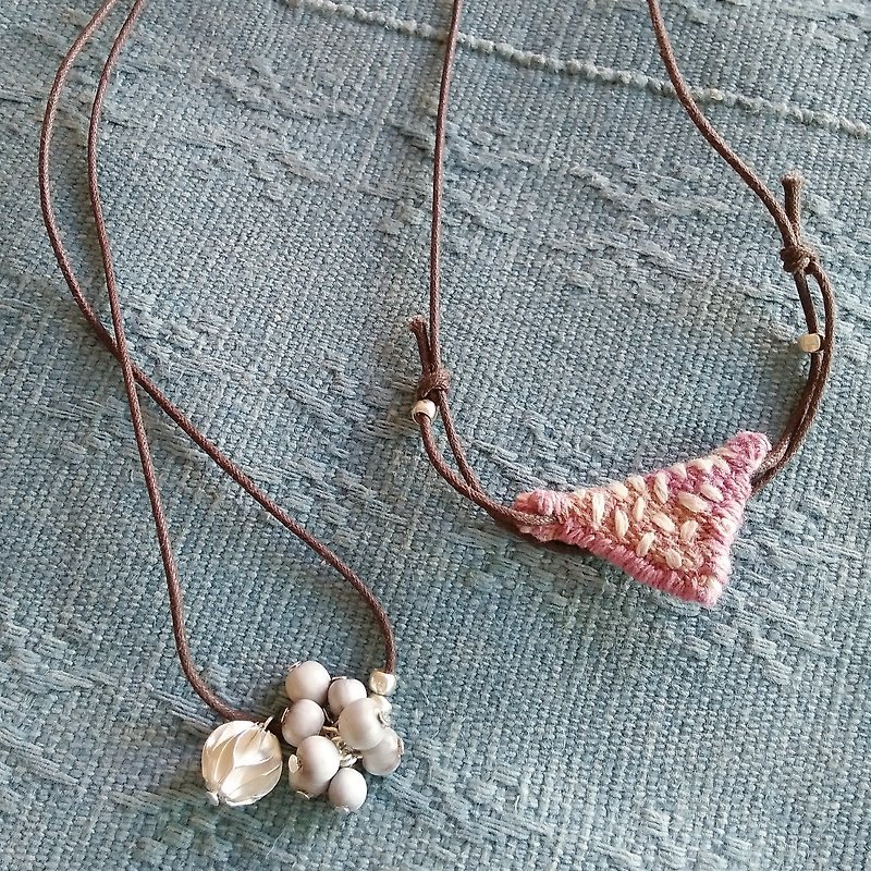 Back Cloth Necklace / Pink / Karen Silver Hand-Woven Cloth Plant Dyed Juzdama job's tears - สร้อยคอ - เงิน สีเงิน