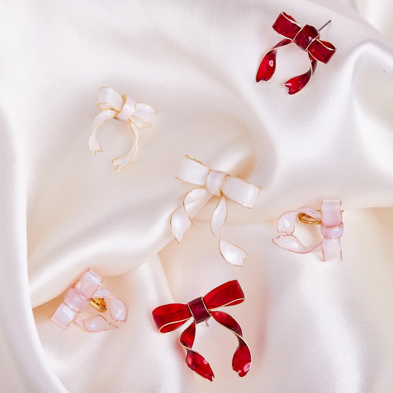 Bowknot - Handmade Earrings Resin Earrings Crystal Flower Earpins Clip-On - ต่างหู - วัสดุอื่นๆ หลากหลายสี