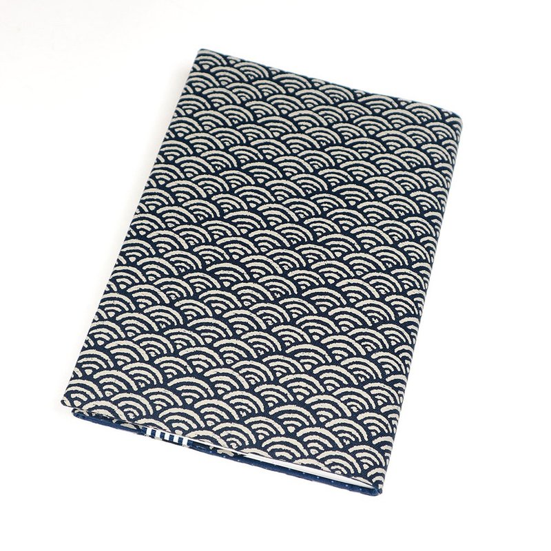 A5 可調式 媽媽手冊 布書衣 布書套 - 日本 青海波 (藍) - 書衣/書套 - 棉．麻 藍色