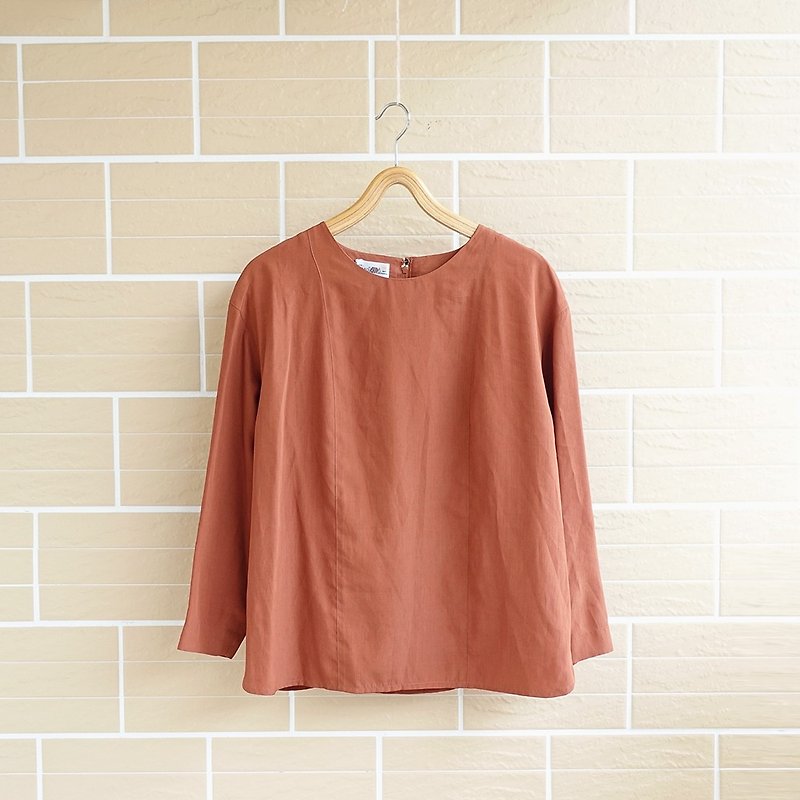 │Slowly │ simple - ancient coat │ vintage. Retro. - Women's Shirts - Other Materials Multicolor