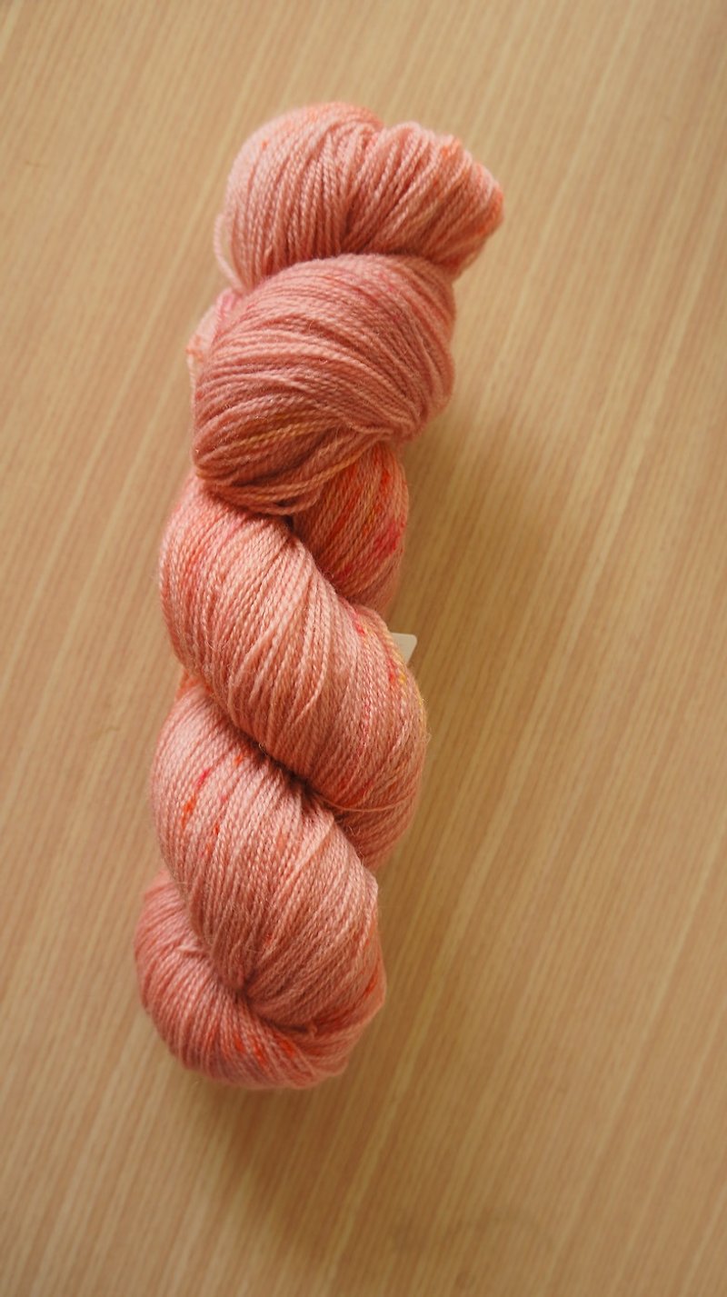 Hand dyed lace thread. Spring - Blush (BFL). - เย็บปัก/ถักทอ/ใยขนแกะ - ขนแกะ 