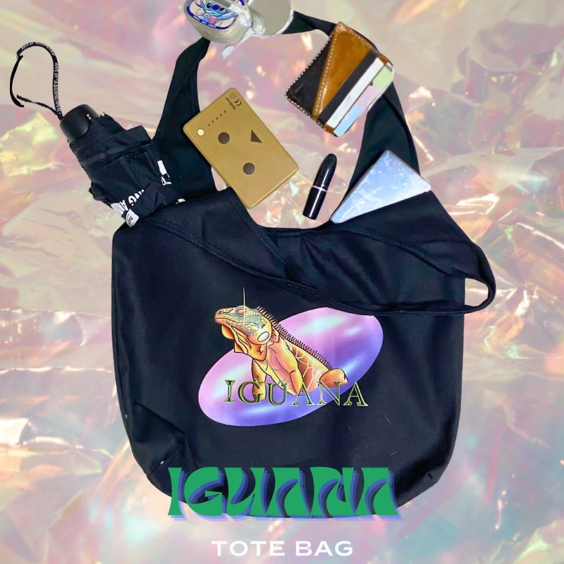 Y2K Iguana Tote Bag - กระเป๋าถือ - ไฟเบอร์อื่นๆ สีดำ