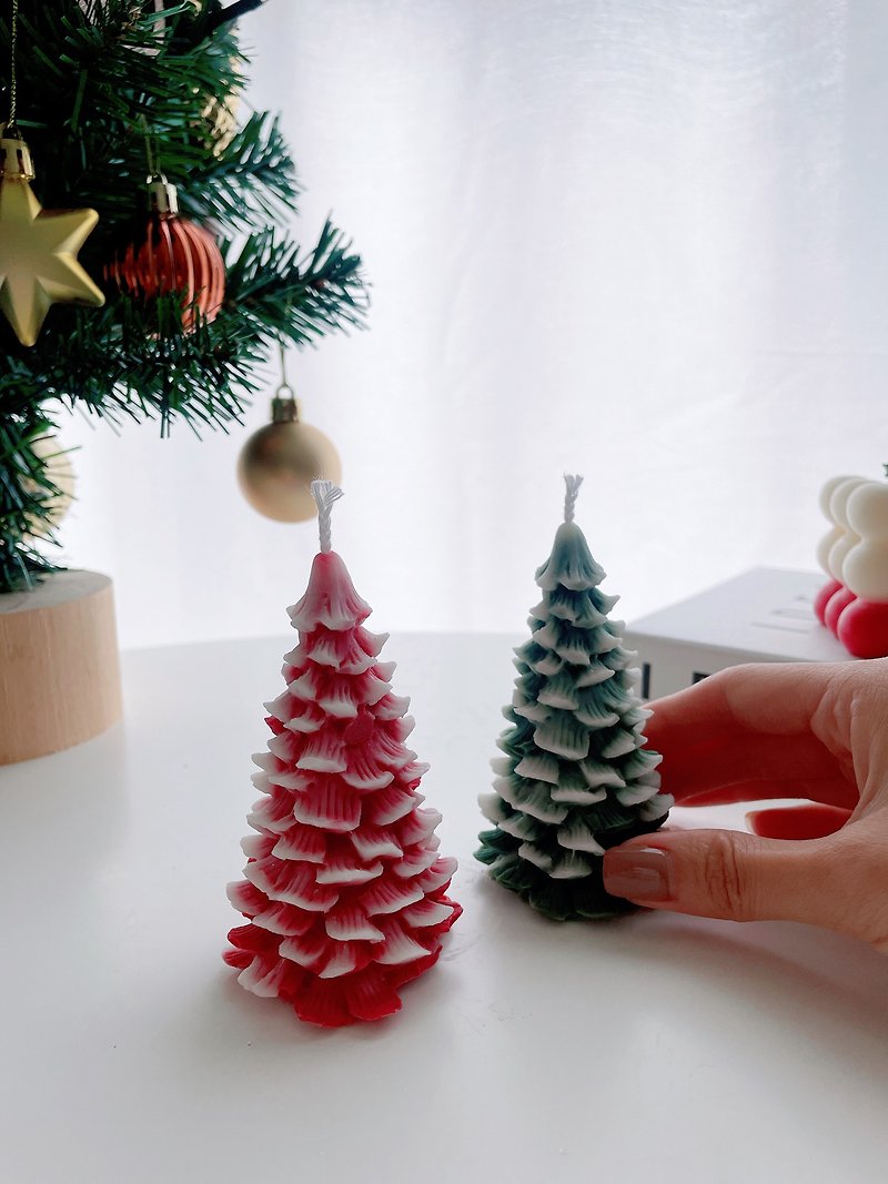 Snow Frost Christmas Tree Candle 2 in the group - เทียน/เชิงเทียน - ขี้ผึ้ง 