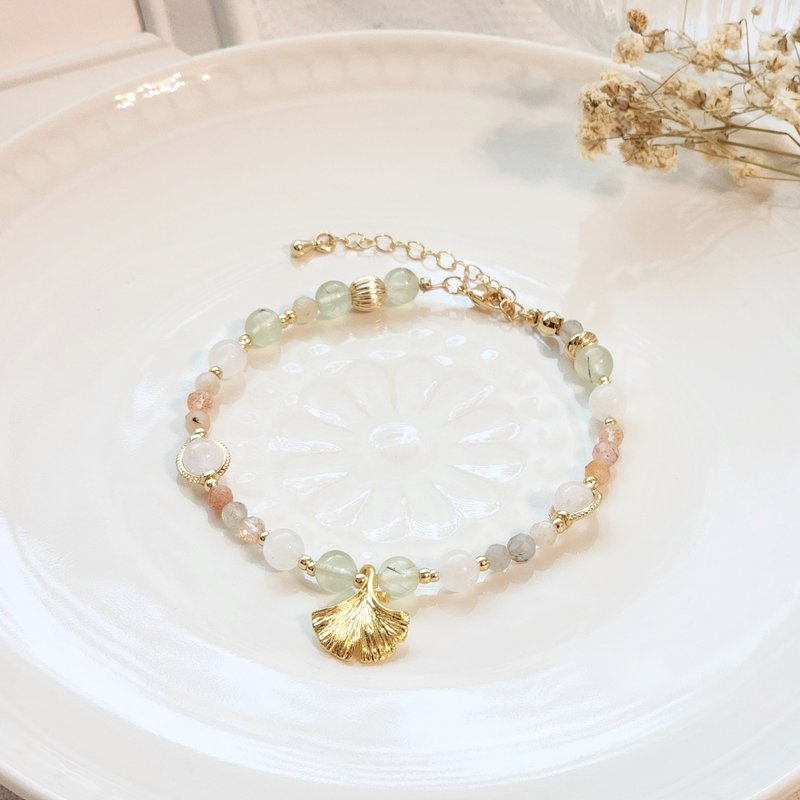 Greenery | Prehnite and Moonstone White Crystals Bracelet Length Adjustable - สร้อยข้อมือ - เครื่องประดับพลอย หลากหลายสี