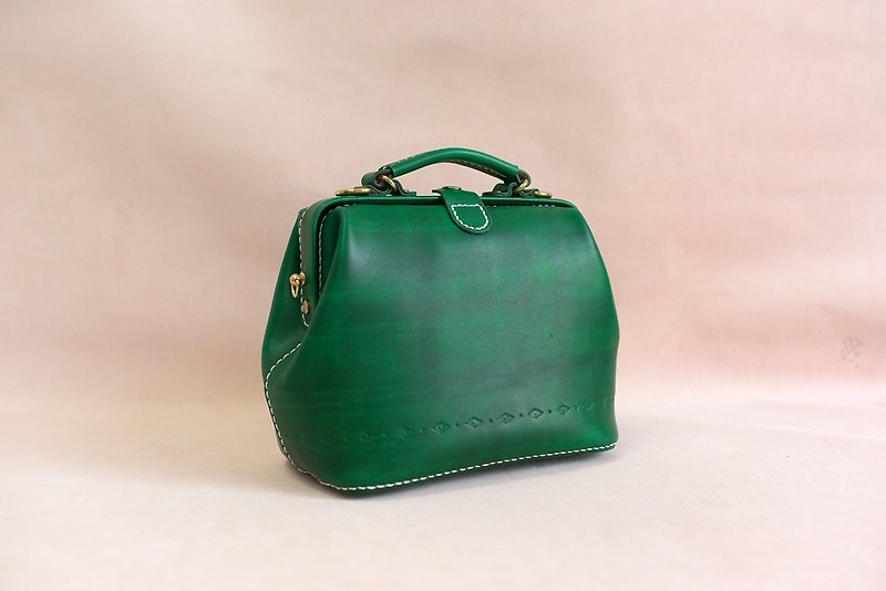 Doctor Bag-Women's Cowhide Leather Handbag Handmade Shoulder Bag - กระเป๋าแมสเซนเจอร์ - หนังแท้ สีเขียว