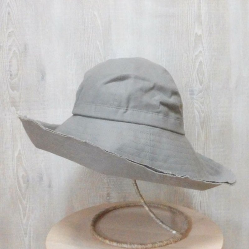 Wide Brim hat Even though casual feeling happy round calibration Perrine (brim wide hat) (PL1218LightBeige) - หมวก - ผ้าฝ้าย/ผ้าลินิน สีเทา