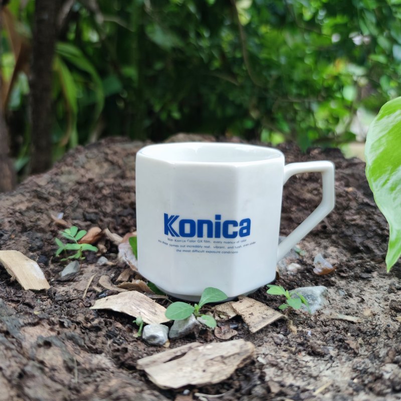 Vintage Konica Octagonal Mug - โต๊ะอาหาร - วัสดุอื่นๆ ขาว