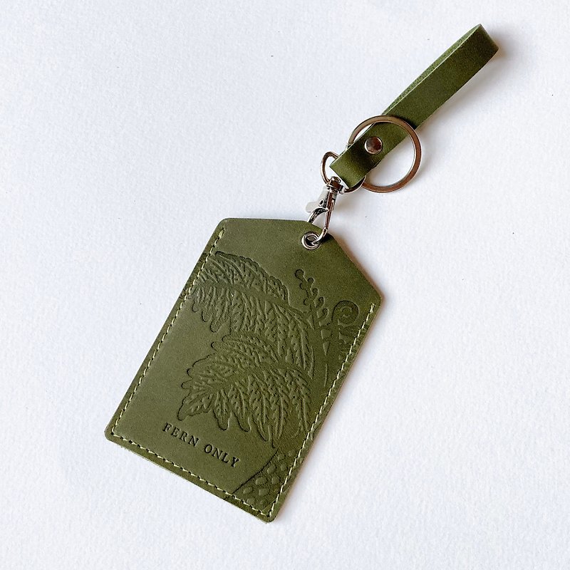Fern Pattern Leather Card Holder-Cyathea lepifera - ที่ใส่บัตรคล้องคอ - วัสดุอื่นๆ สีเขียว