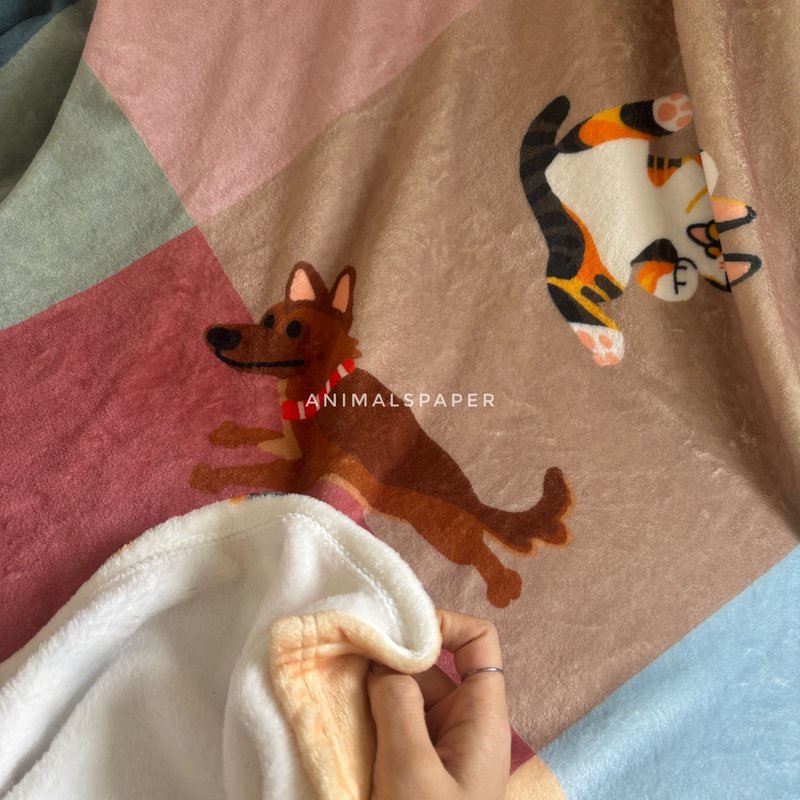 【聖誕禮物】貓貓x狼犬 原創插畫法蘭絨毛毯 - 棉被/毛毯 - 其他人造纖維 咖啡色