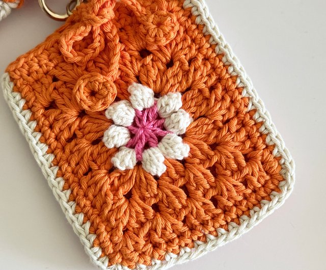 1点物♡編み物ハンドバッグ♡ピンクと白 チェック柄♡パール調♡オーダー不可です♡ 1点物♡編み物ハンドバッグ♡ピンクと白 チェック柄♡パール調♡