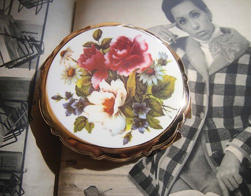 老時光OLD-TIME Vintage & Classic & Deco 【老時光 OLD-TIME】早期二手日本隨身粉餅鏡盒