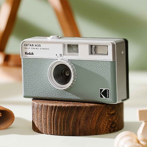 Kodak 柯達底片相機旗艦店 【Kodak 柯達】底片相機 Kodak Ektar H35 綠色 半格機+隨機底片