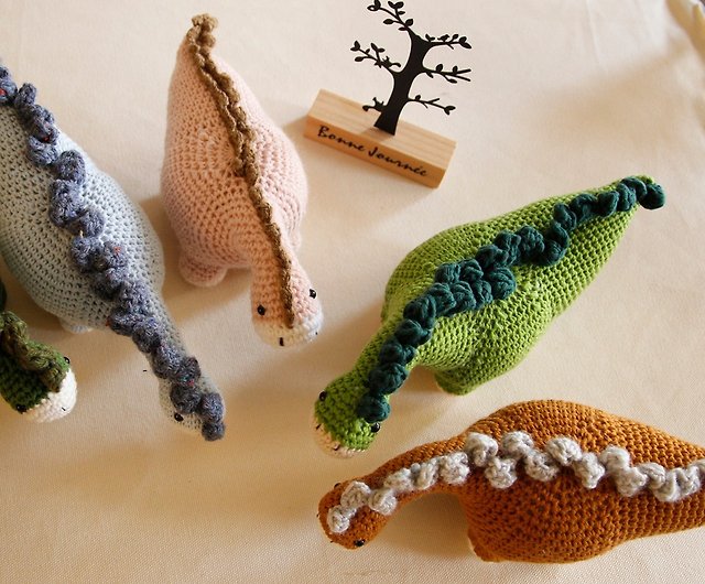 あみぐるみかぎ針編み人形：眉恐竜、ロングネックドラゴン
