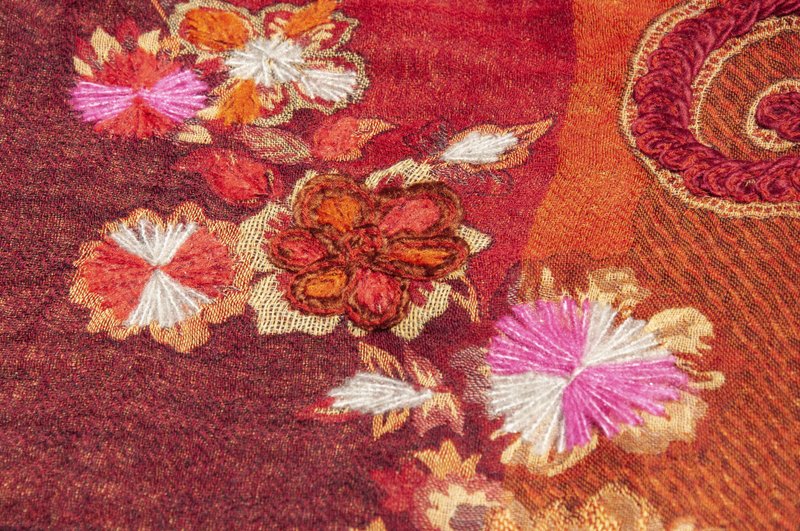 喀什米爾Cashmere/水煮羊毛披肩/針織圍巾/刺繡圍巾/羊絨披巾-花 - 圍巾/披肩 - 羊毛 紅色