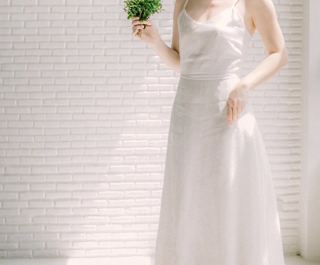 クラシックな花嫁のリネンの夏のウェディングドレス - ショップ Indigo 