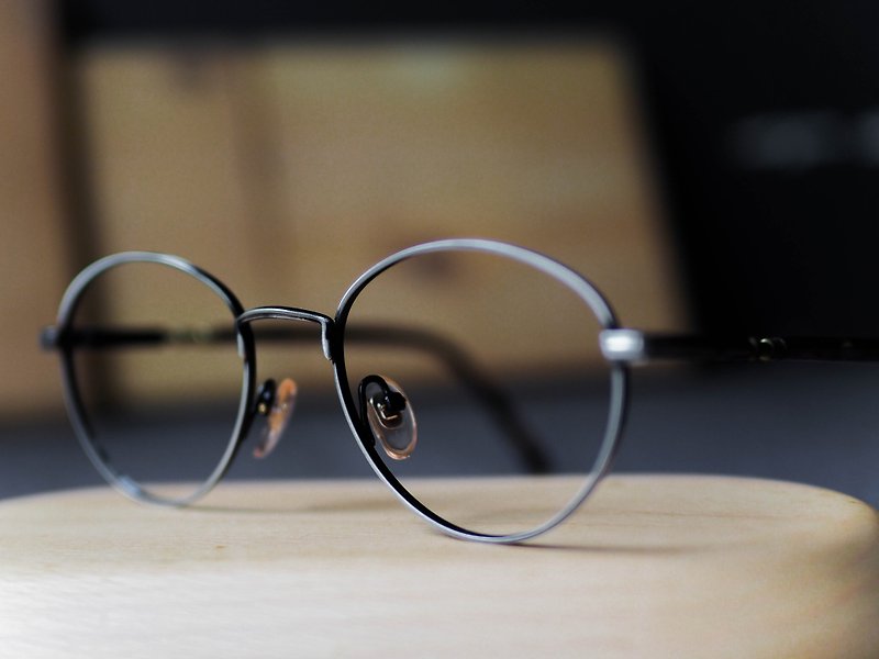 鐵灰理性壓紋琥珀鏡腳 銅金珠圓框眼鏡22kgp italy / glasses - 眼鏡/眼鏡框 - 24k 金 灰色