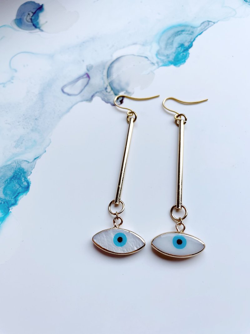 mother-of-pearl eye earrings - ต่างหู - เปลือกหอย สีทอง