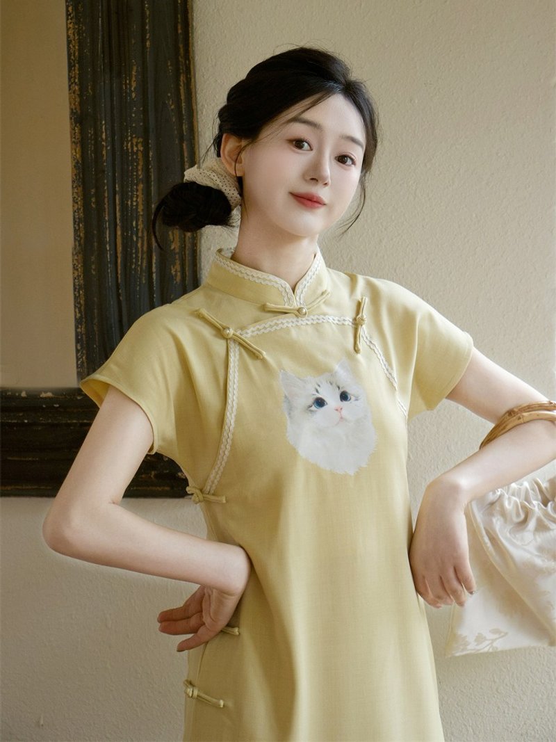 鵝黃色貓貓可愛少女旗袍 古法中長款全開襟旗袍 小個子少女洋裝 - 旗袍/改良式旗袍 - 其他人造纖維 黃色