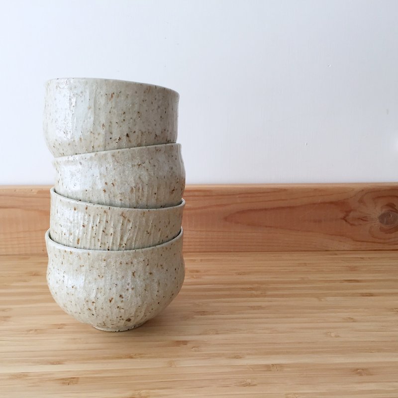 [COUTINMUK] ‧ Kitty Park ‧ Powder Ceramic Bowl - Bowls - Pottery Green