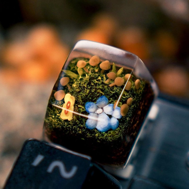 Artisan keycap, Spring forest inspired with mushrooms, 100% handmade Keycap - 電腦配件 - 樹脂 綠色