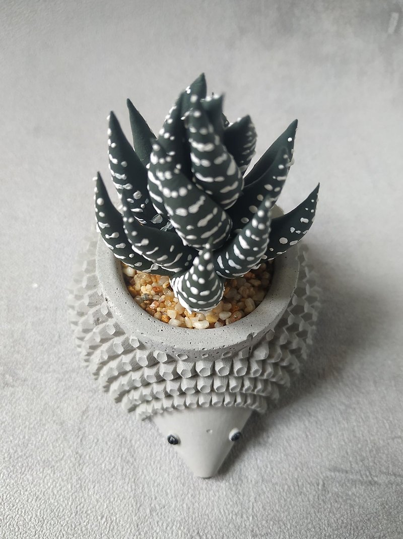 Cute Hedgehog Shaped Cement Basin-Clay Succulents-Eagle Claws - ตกแต่งต้นไม้ - ปูน สีเทา