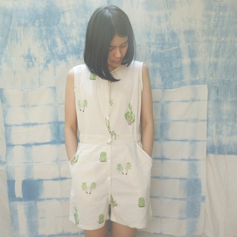 linnil: LAST ONE! Cactus romper - sleeveless jumpsuit / limited printed on 100% cotton - 背心/無袖上衣 - 棉．麻 綠色