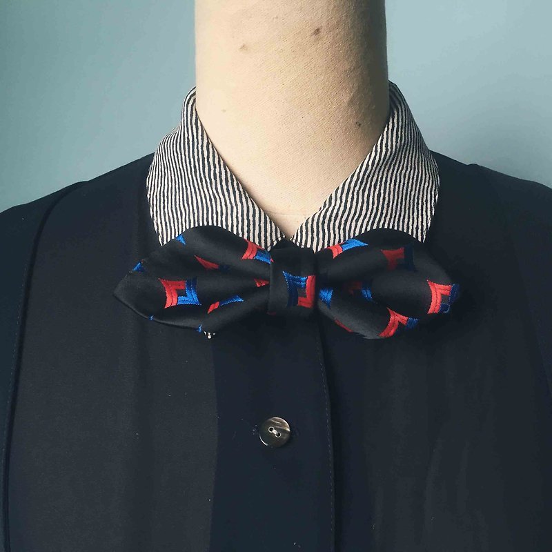 古董領帶改製手工領結-個性黑色幾何方塊-寬版 - 煲呔 - 絲．絹 黑色