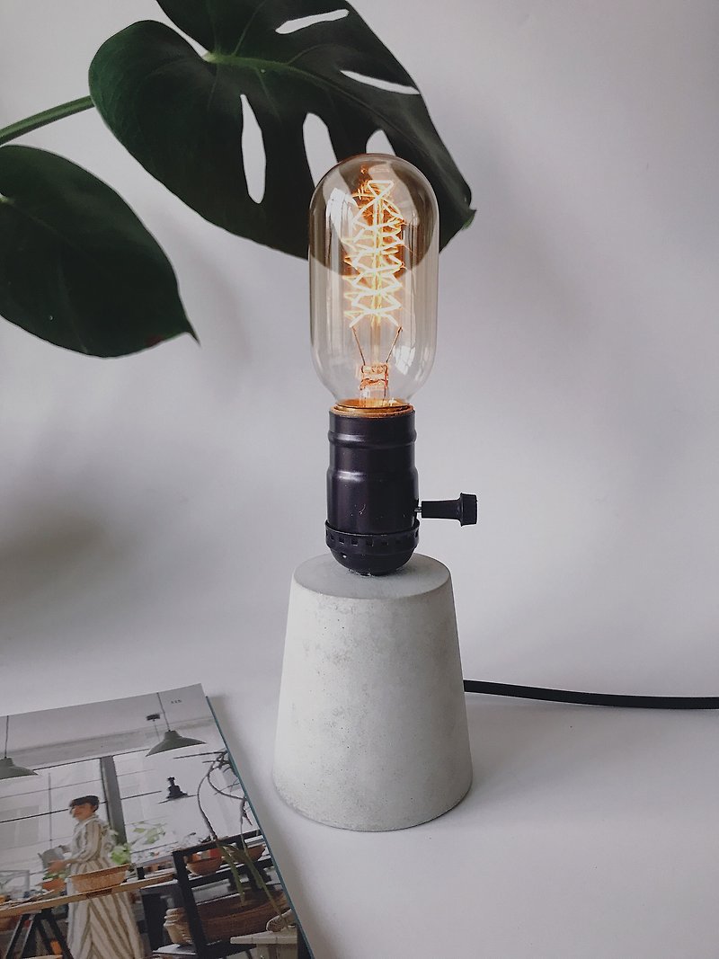 │光塔│Clear water mould cement lamp / retro tungsten light bulb - Lighting - Cement Gray