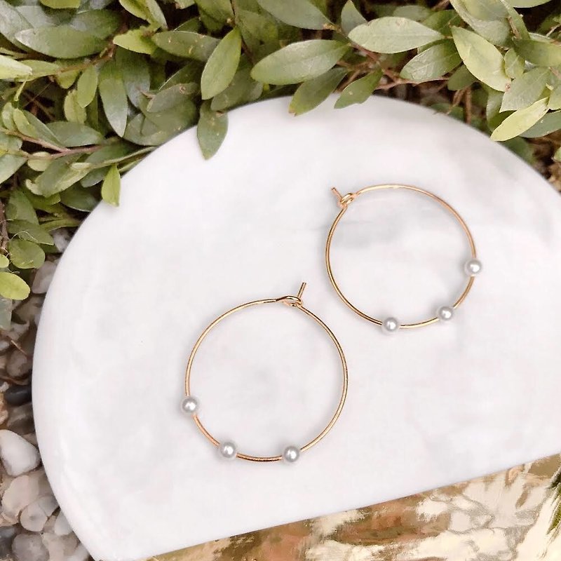 Pearl Stars 14k Gold Handmade Earrings - Earrings & Clip-ons - Other Metals White