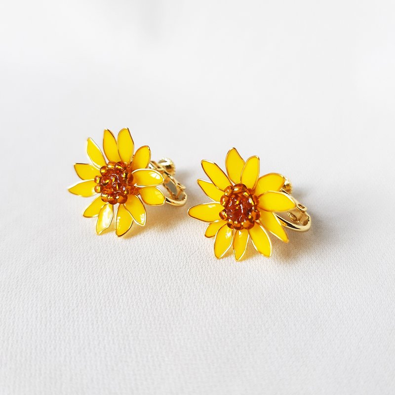Resin Earrings & Clip-ons Yellow - Sunflower clasp earrings Clip-On resin earrings