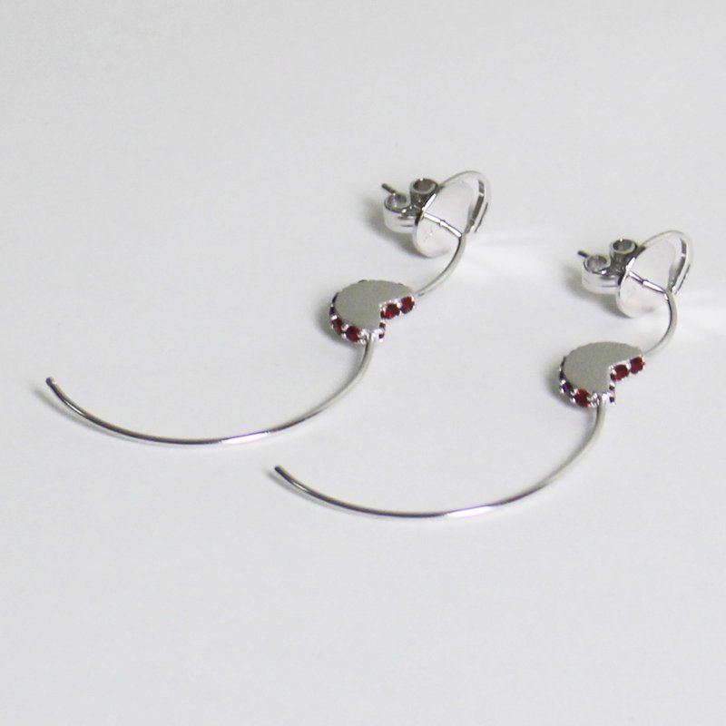 Special Mollis Earrings (Garnet) sand blast finishing - 耳環/耳夾/耳骨夾 - 純銀 