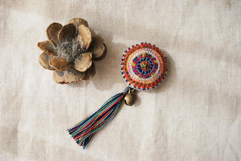 Colorful embroidered brooch that can be worn in two ways. Tassel is removable. Blue. - เข็มกลัด - งานปัก หลากหลายสี